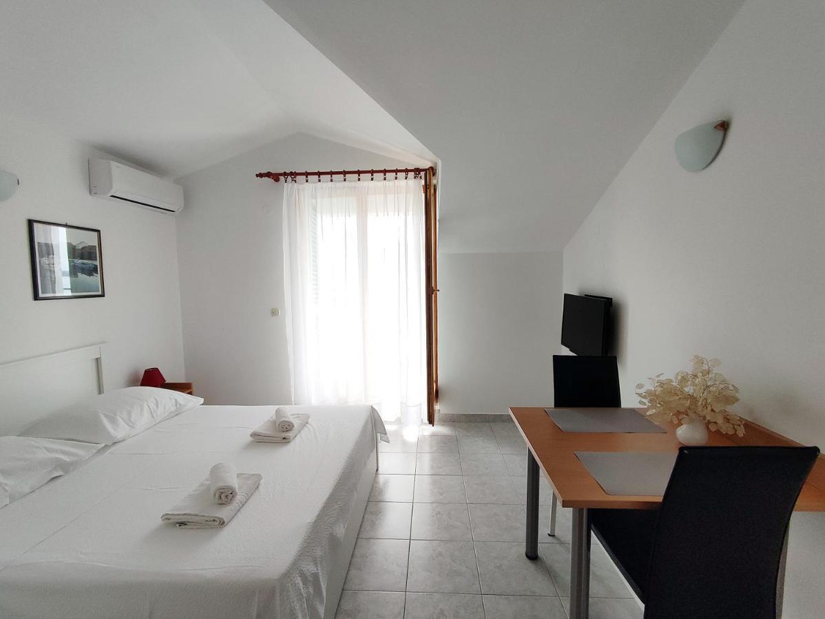 Apartments&Rooms Saric Jadrija Buitenkant foto