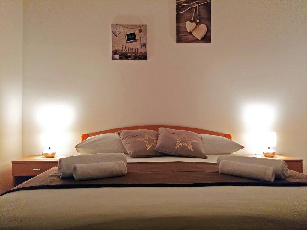 Apartments&Rooms Saric Jadrija Kamer foto