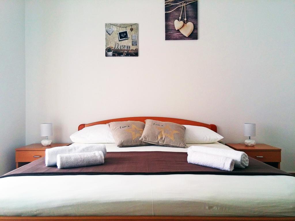 Apartments&Rooms Saric Jadrija Buitenkant foto