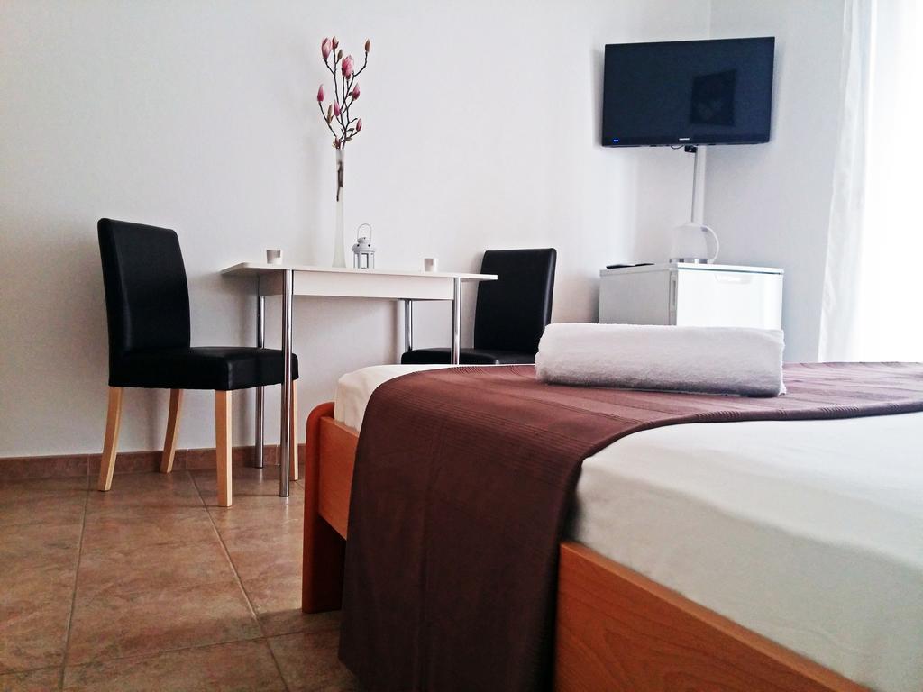 Apartments&Rooms Saric Jadrija Buitenkant foto